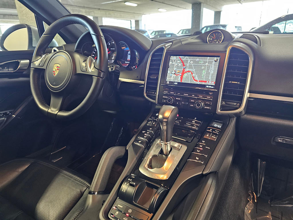 Thumbnail: 2013 Porsche Cayenne - 15