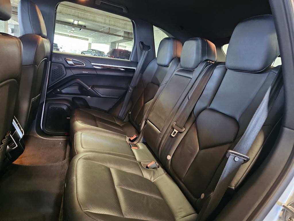 Thumbnail: 2013 Porsche Cayenne - 34