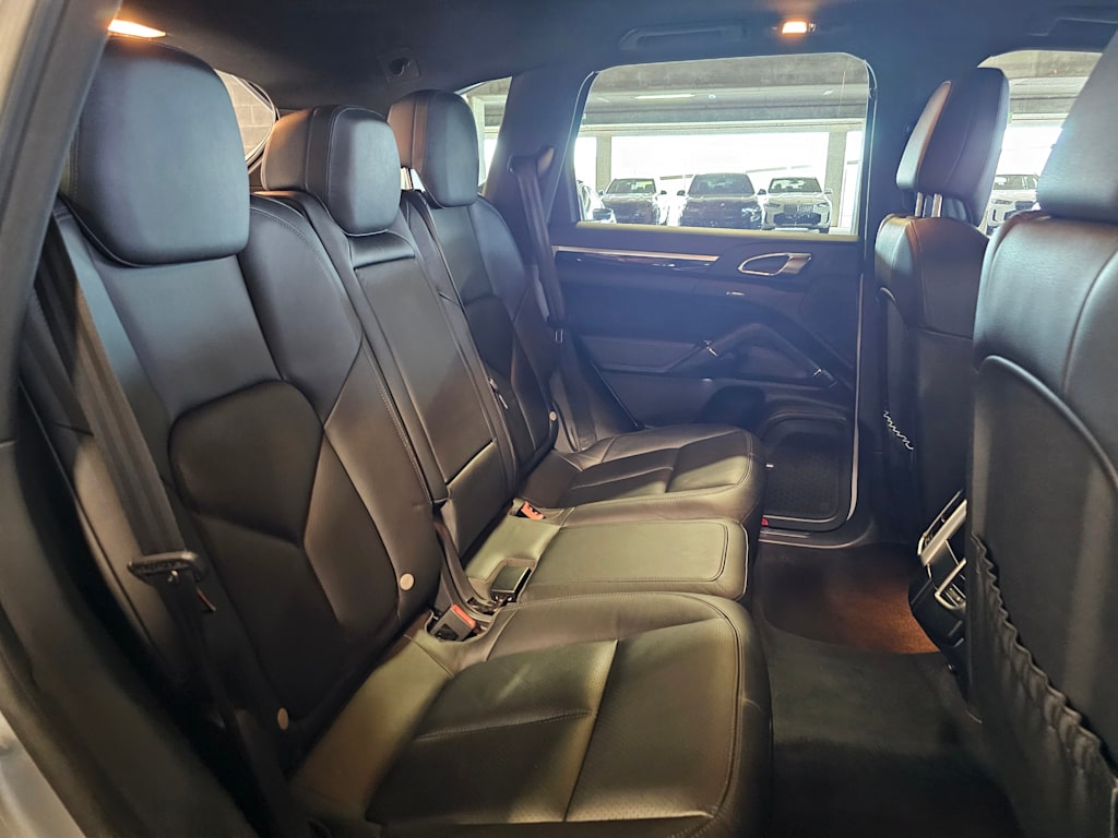 Thumbnail: 2013 Porsche Cayenne - 36