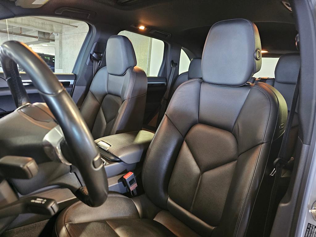 Thumbnail: 2013 Porsche Cayenne - 12