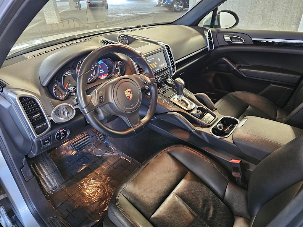 Thumbnail: 2013 Porsche Cayenne - 2