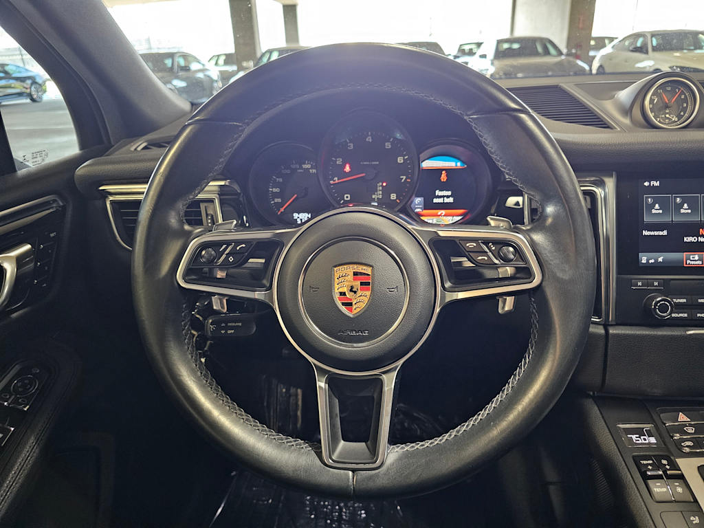 Thumbnail: 2017 Porsche Macan - 14