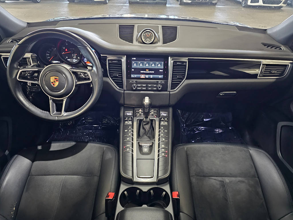 Thumbnail: 2017 Porsche Macan - 10