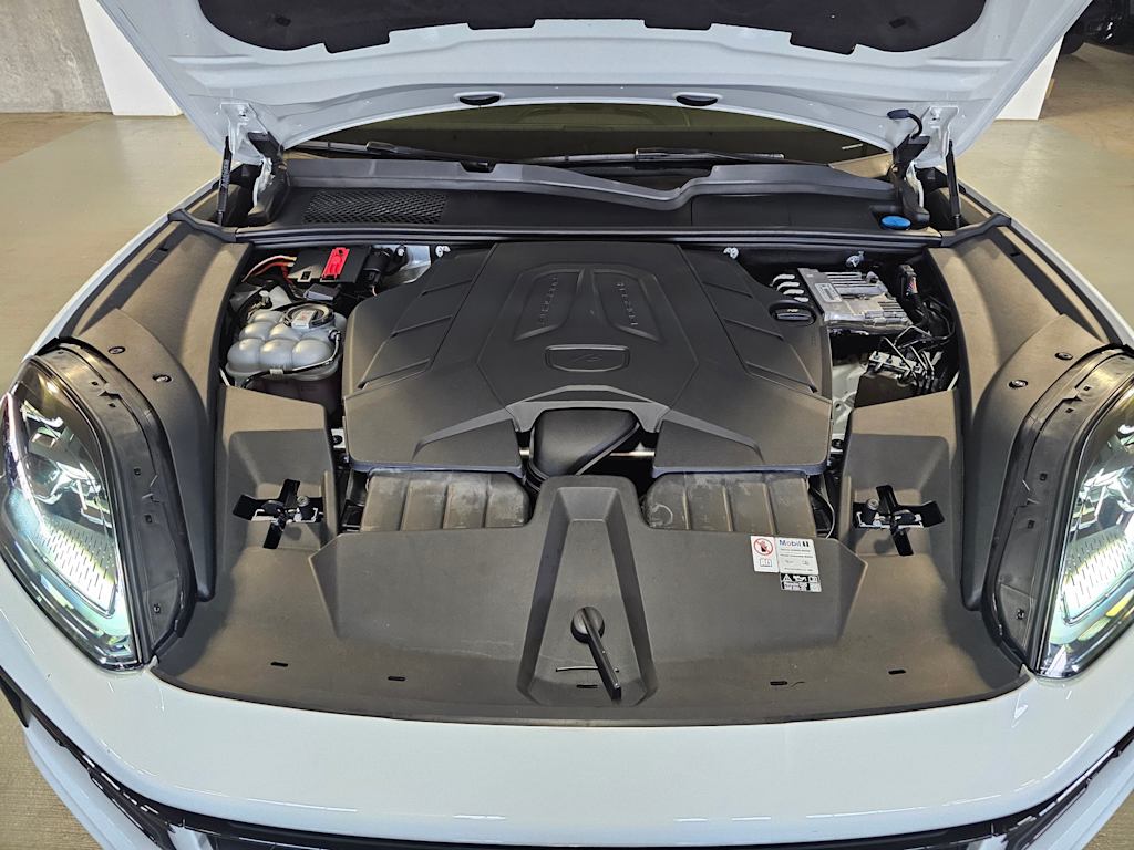 Thumbnail: 2024 Porsche Cayenne - 9