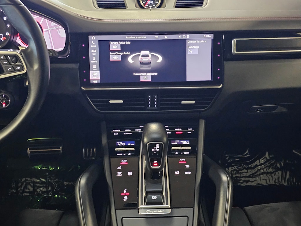 Thumbnail: 2021 Porsche Cayenne - 16