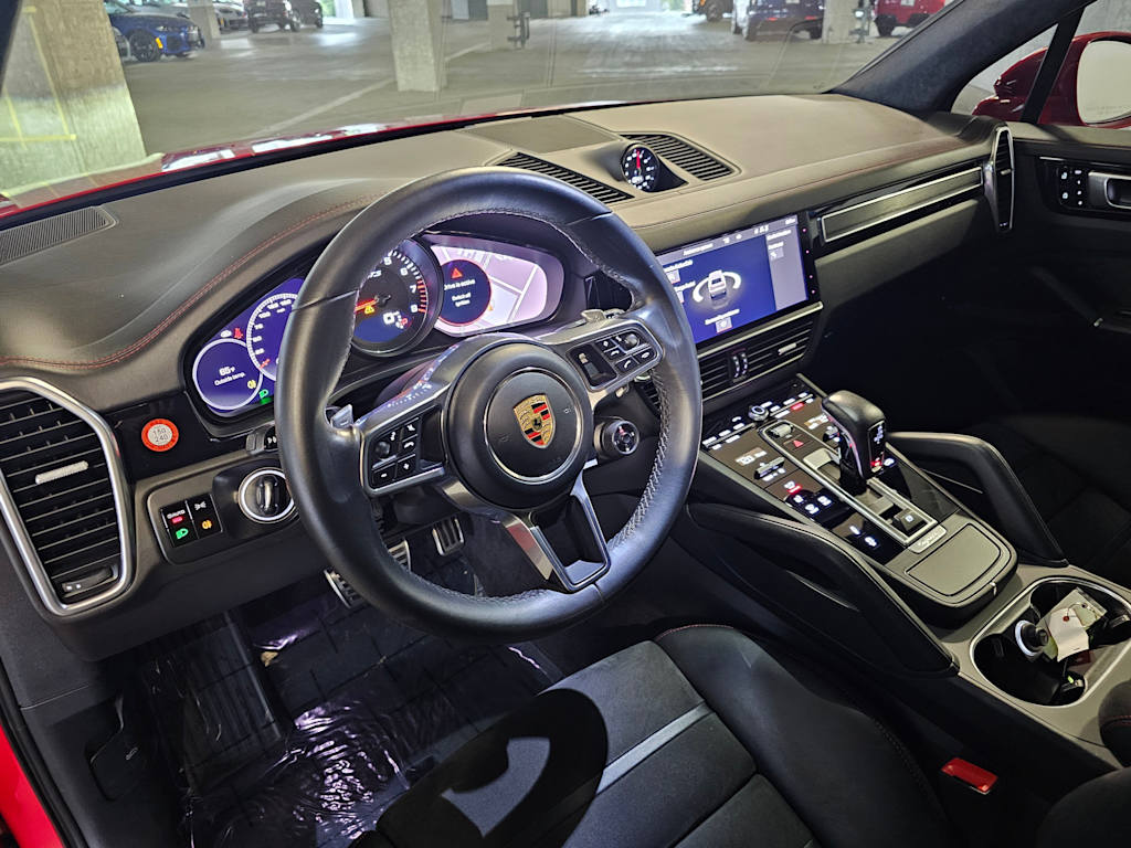 Thumbnail: 2021 Porsche Cayenne - 2
