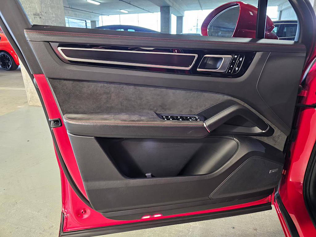 Thumbnail: 2021 Porsche Cayenne - 25