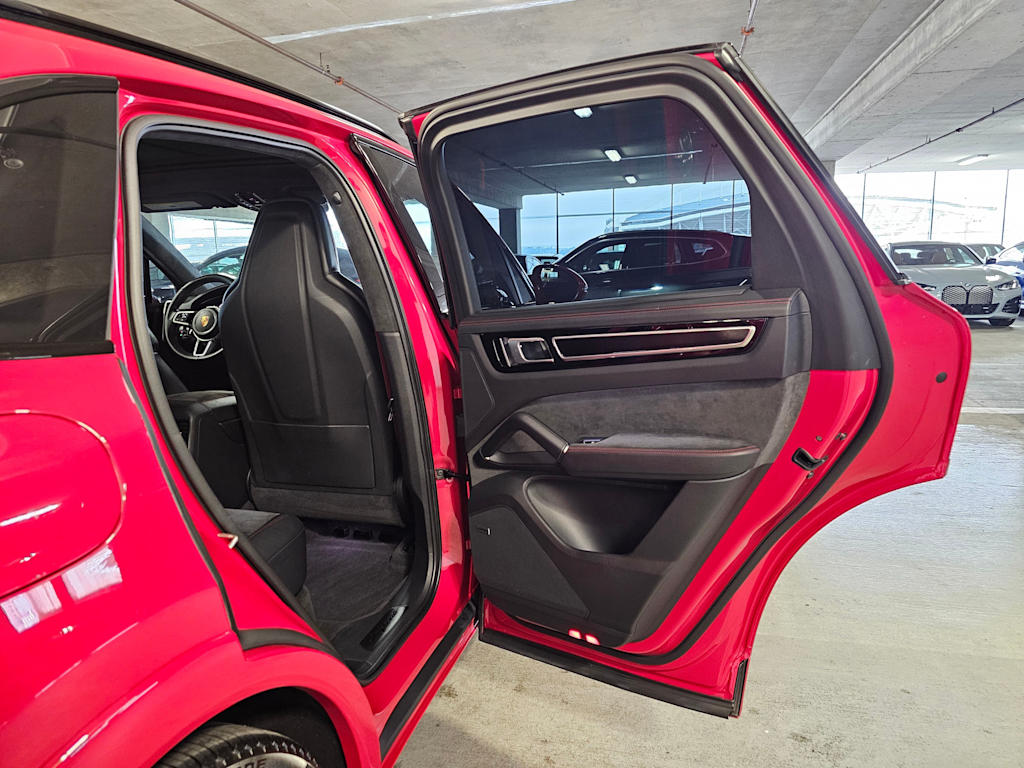 Thumbnail: 2021 Porsche Cayenne - 29