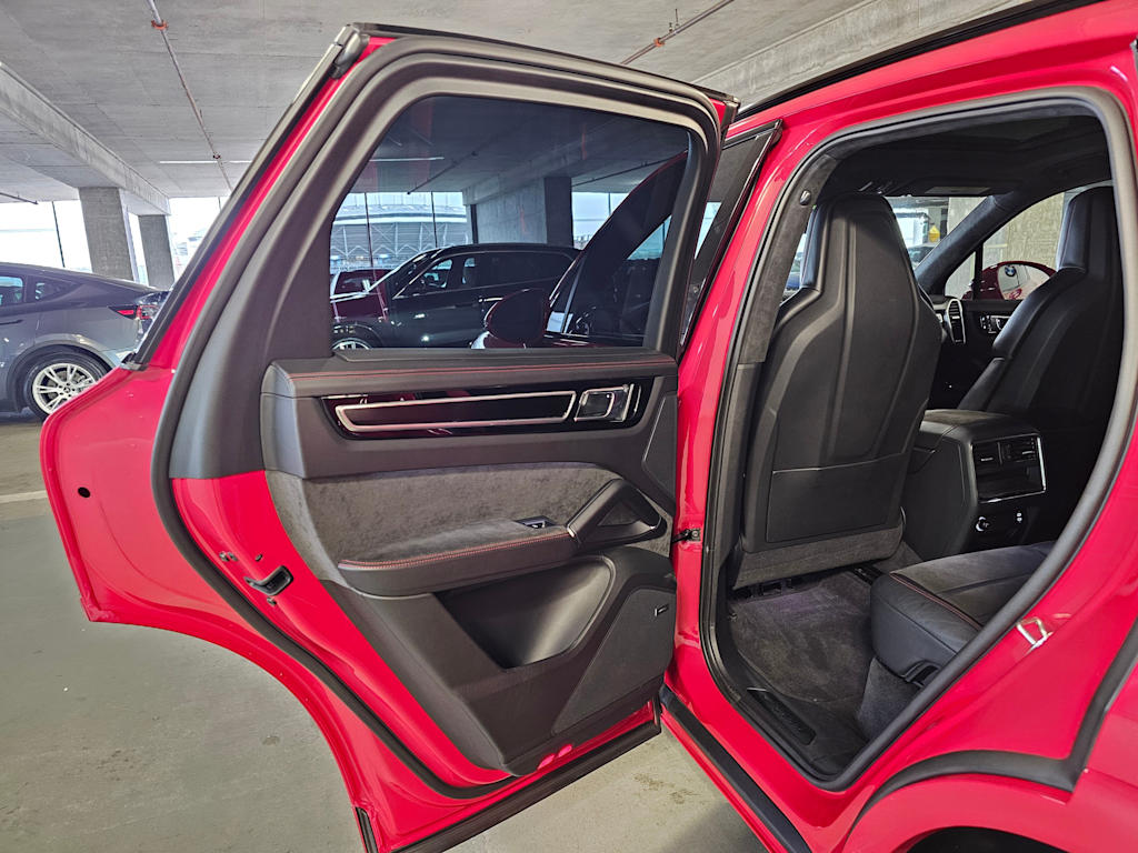Thumbnail: 2021 Porsche Cayenne - 28