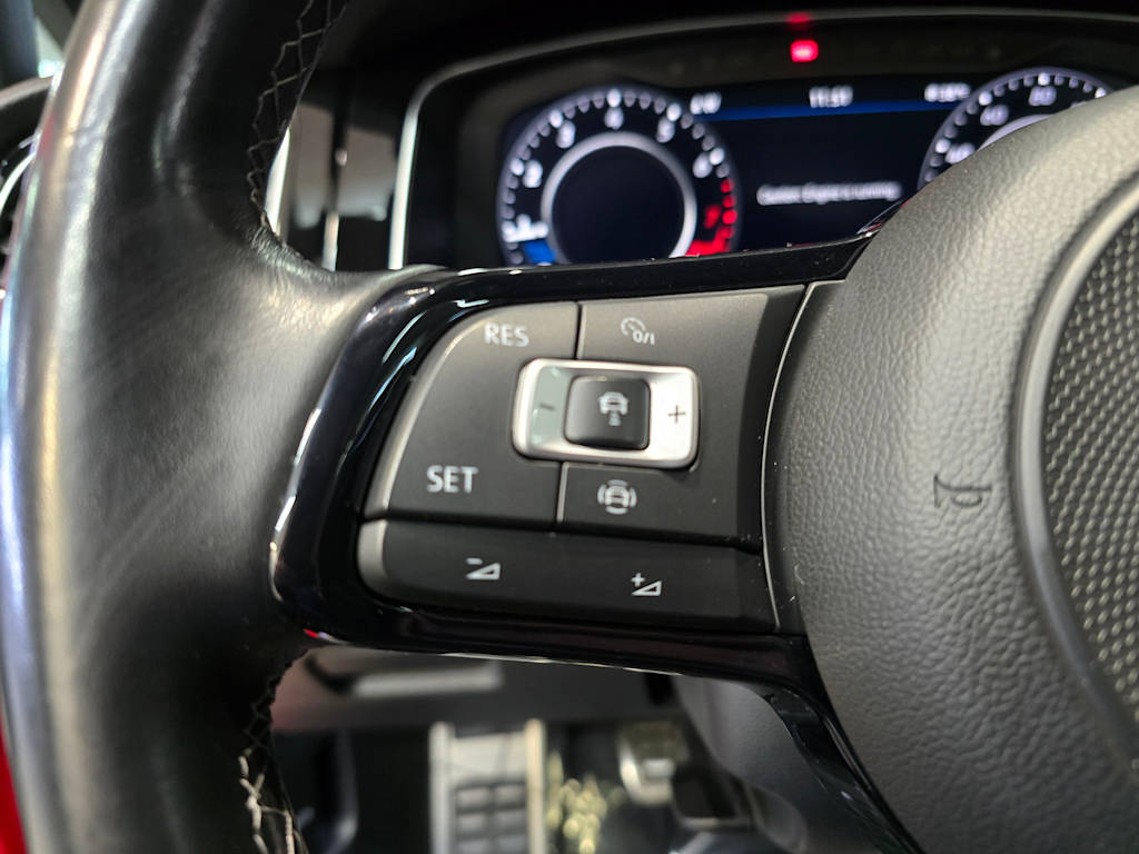 Thumbnail: 2019 Volkswagen Golf - 26