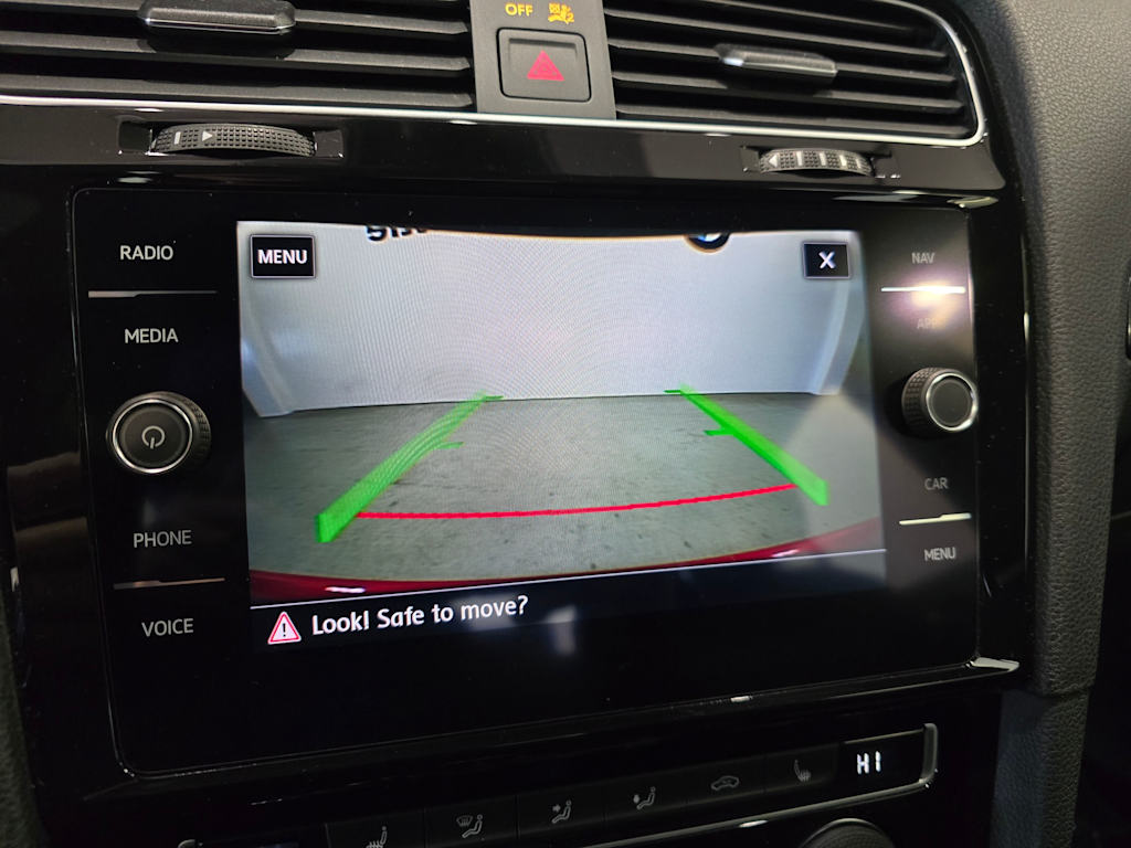 Thumbnail: 2019 Volkswagen Golf - 24