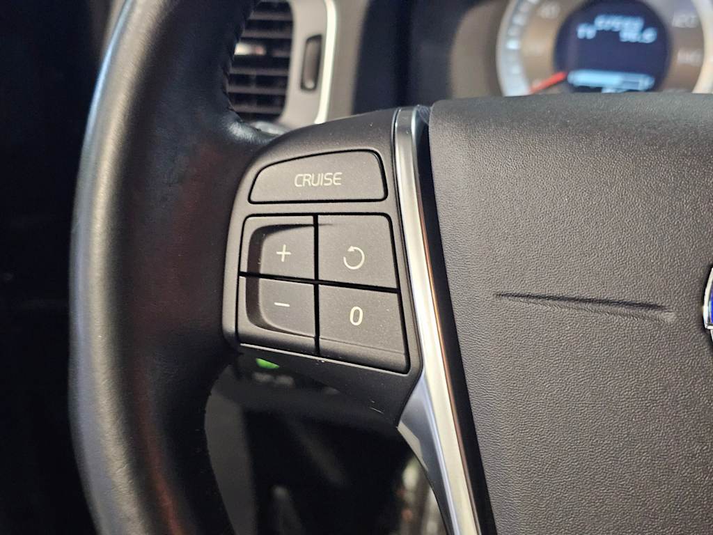 Thumbnail: 2013 Volvo S60 - 24