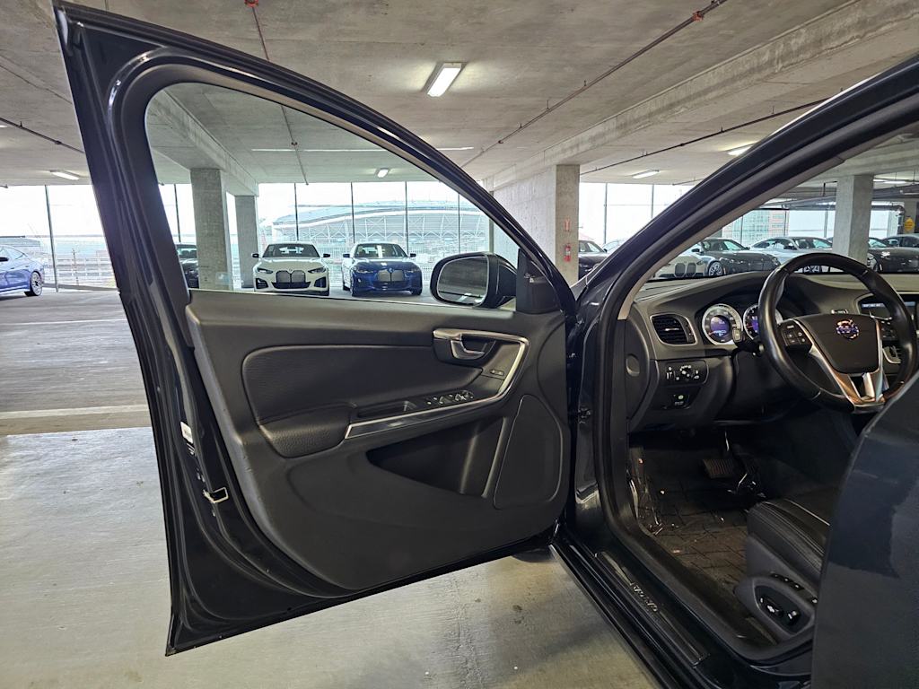 Thumbnail: 2013 Volvo S60 - 26