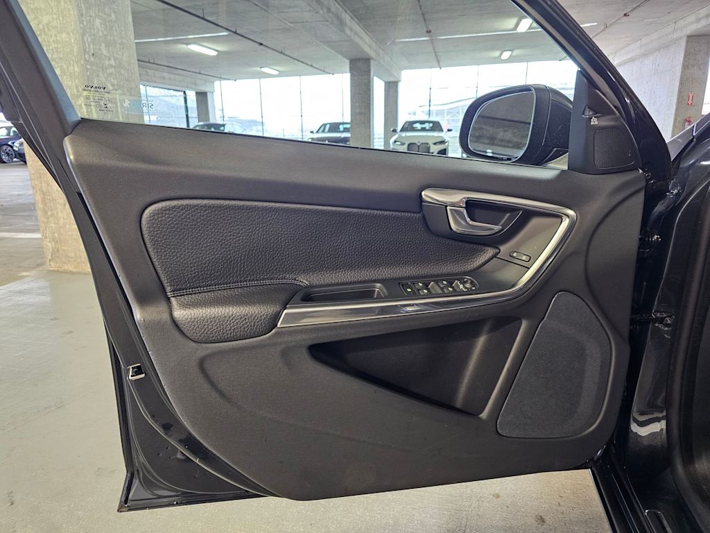 Thumbnail: 2013 Volvo S60 - 25