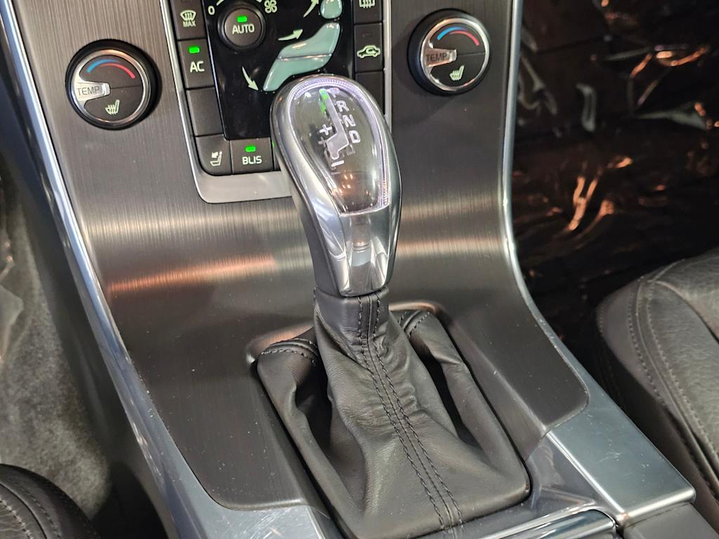 Thumbnail: 2013 Volvo S60 - 16
