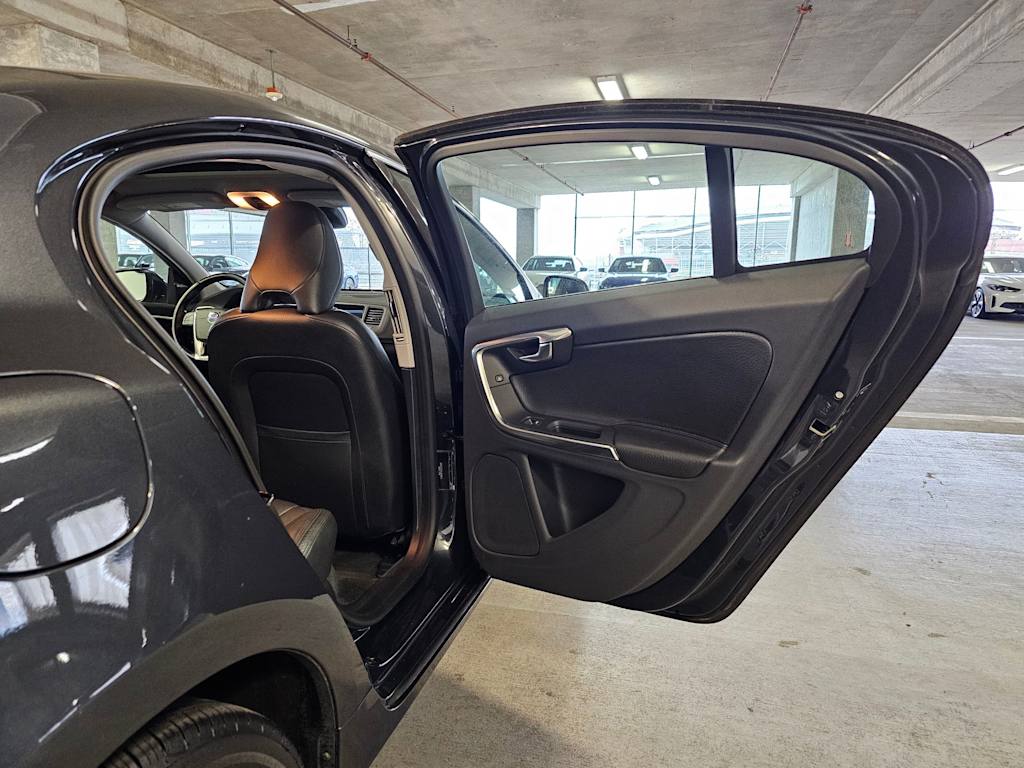 Thumbnail: 2013 Volvo S60 - 29