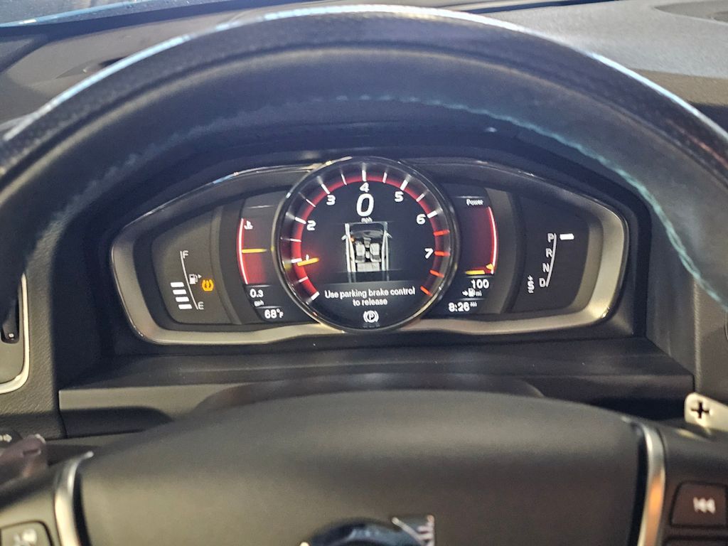 Thumbnail: 2017 Volvo V60 - 17