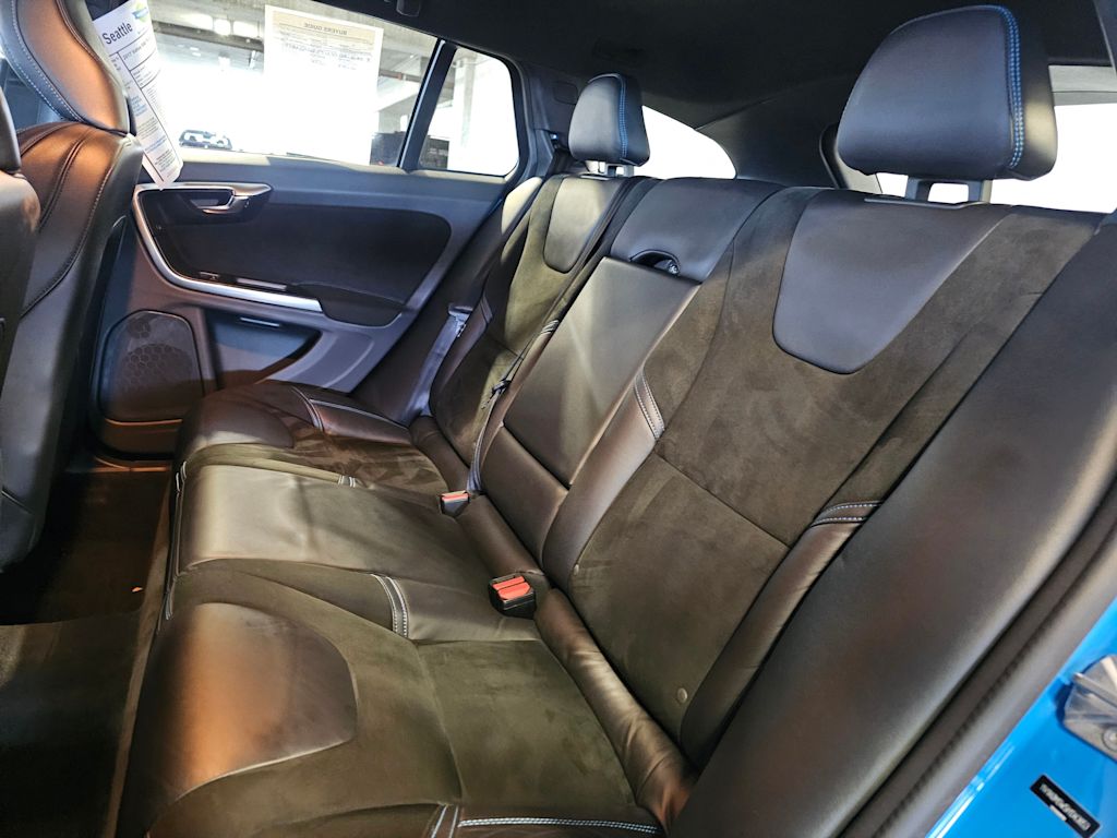 Thumbnail: 2017 Volvo V60 - 12
