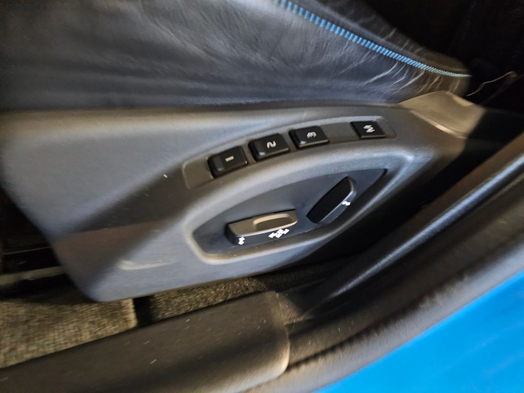 Thumbnail: 2017 Volvo V60 - 27