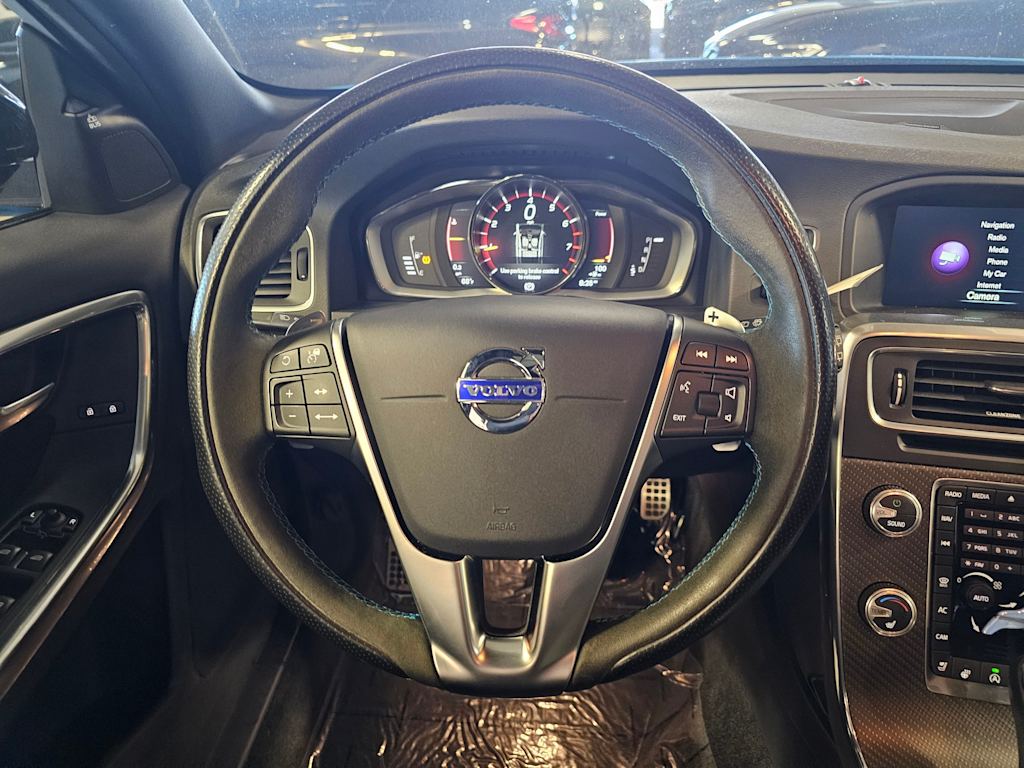 Thumbnail: 2017 Volvo V60 - 13