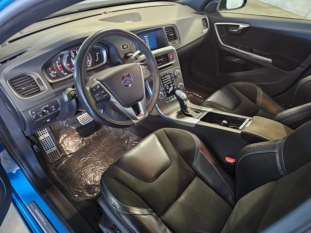 Thumbnail: 2017 Volvo V60 - 2