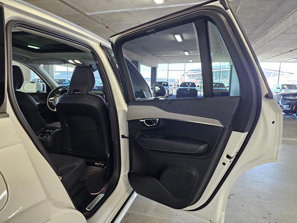 Thumbnail: 2025 Volvo XC90 - 30