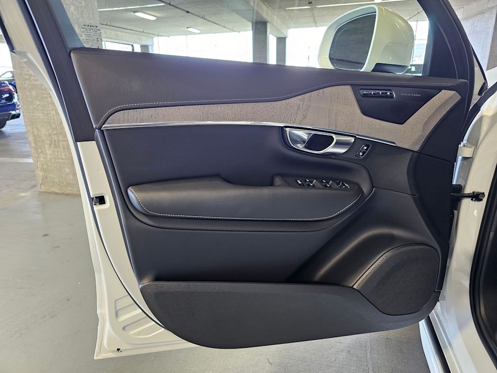 Thumbnail: 2025 Volvo XC90 - 26