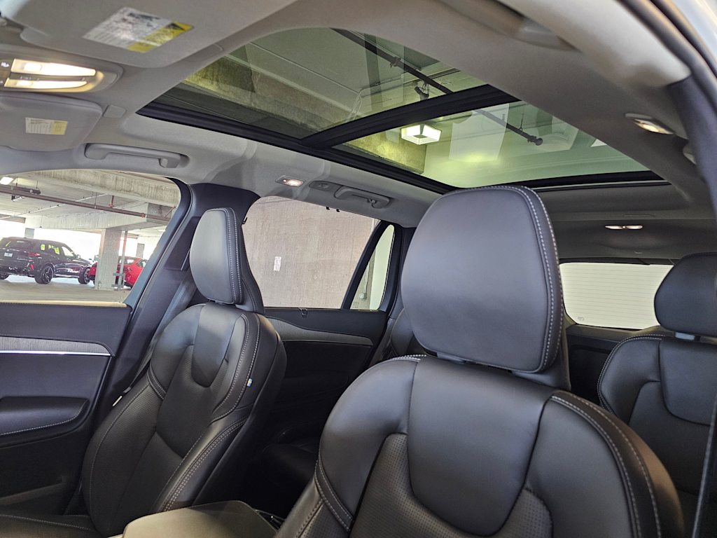 Thumbnail: 2025 Volvo XC90 - 28