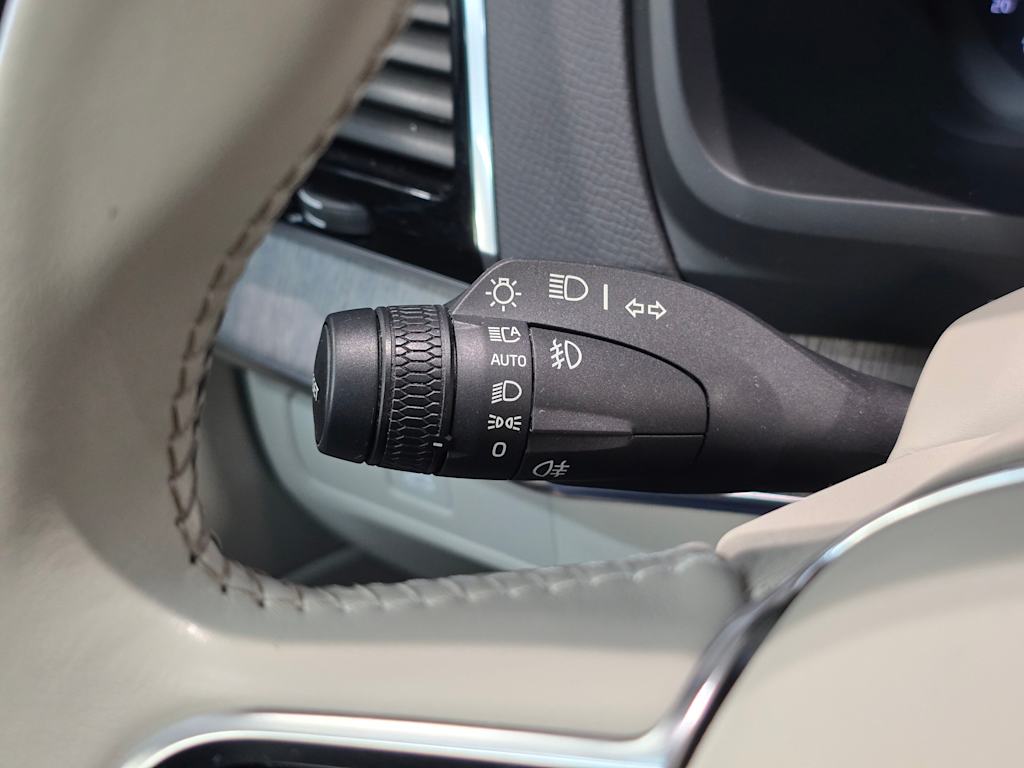 Thumbnail: 2023 Volvo XC90 - 28