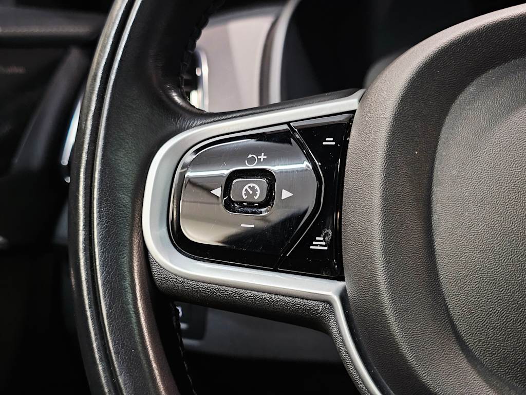 Thumbnail: 2021 Volvo XC90 - 26