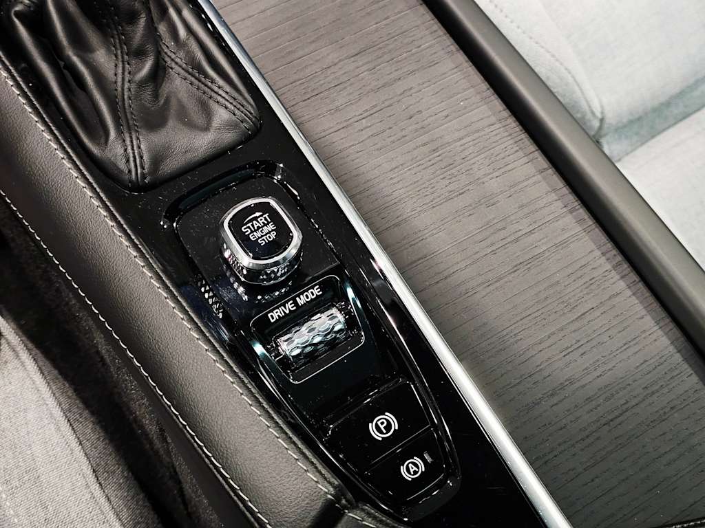 Thumbnail: 2021 Volvo XC90 - 18