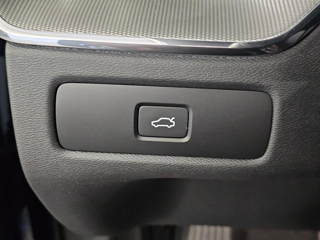 Thumbnail: 2024 Volvo XC60 - 20