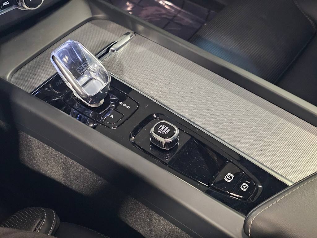 Thumbnail: 2024 Volvo XC60 - 12