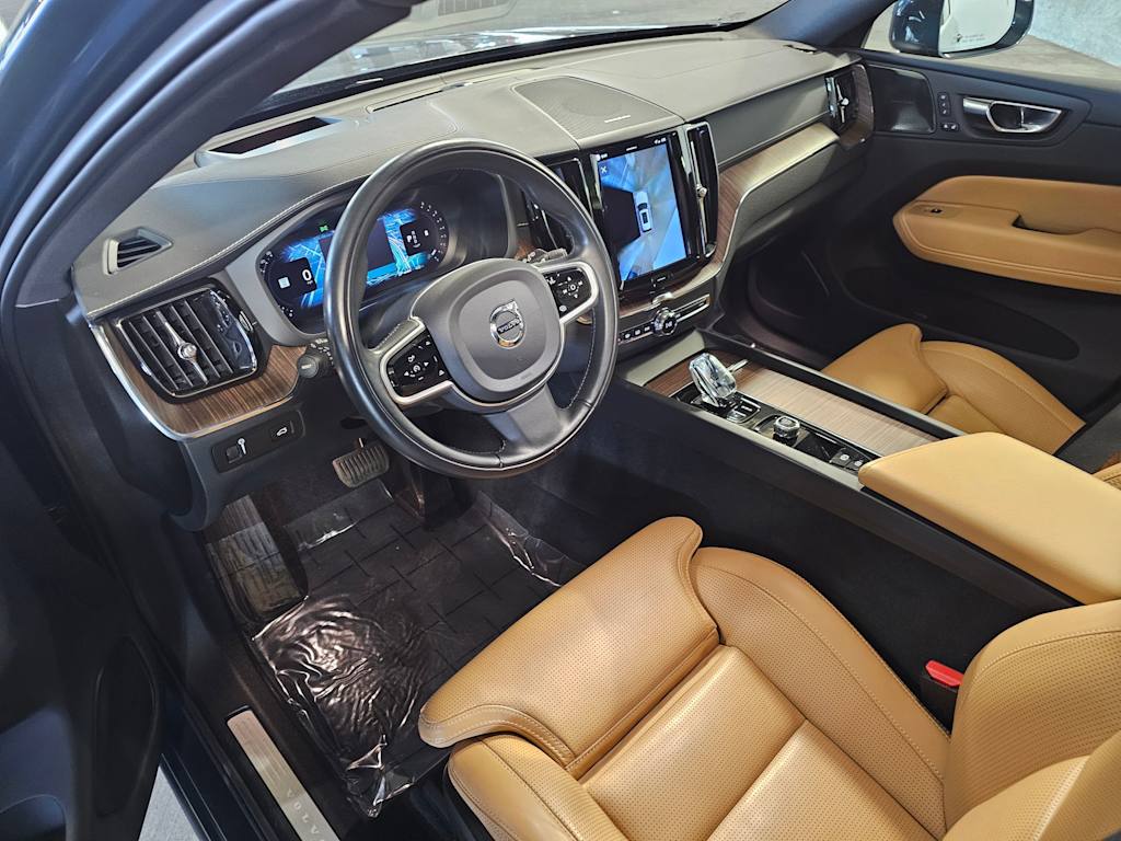 Thumbnail: 2022 Volvo XC60 - 2