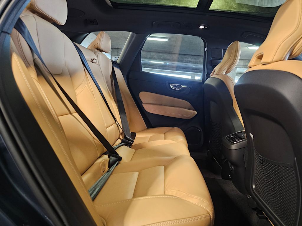 Thumbnail: 2022 Volvo XC60 - 37