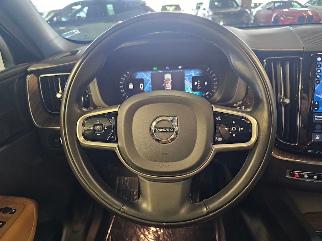 Thumbnail: 2022 Volvo XC60 - 13