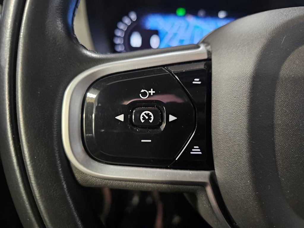 Thumbnail: 2022 Volvo XC60 - 27