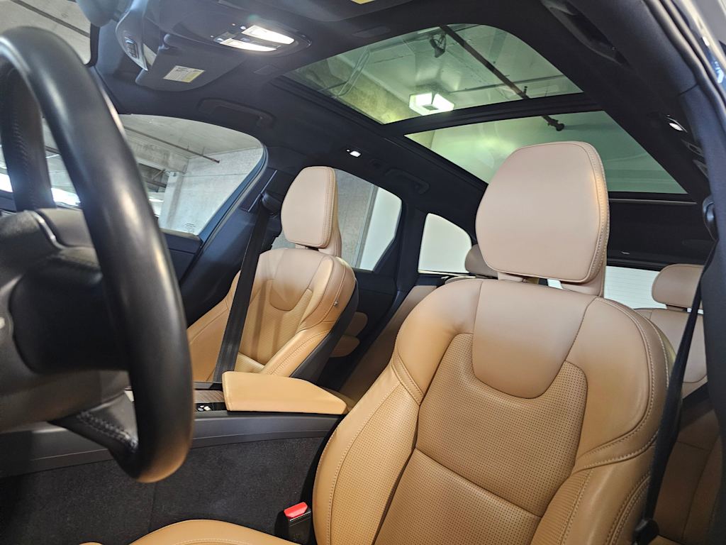 Thumbnail: 2022 Volvo XC60 - 34
