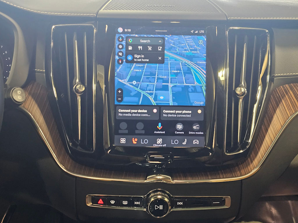 Thumbnail: 2022 Volvo XC60 - 15