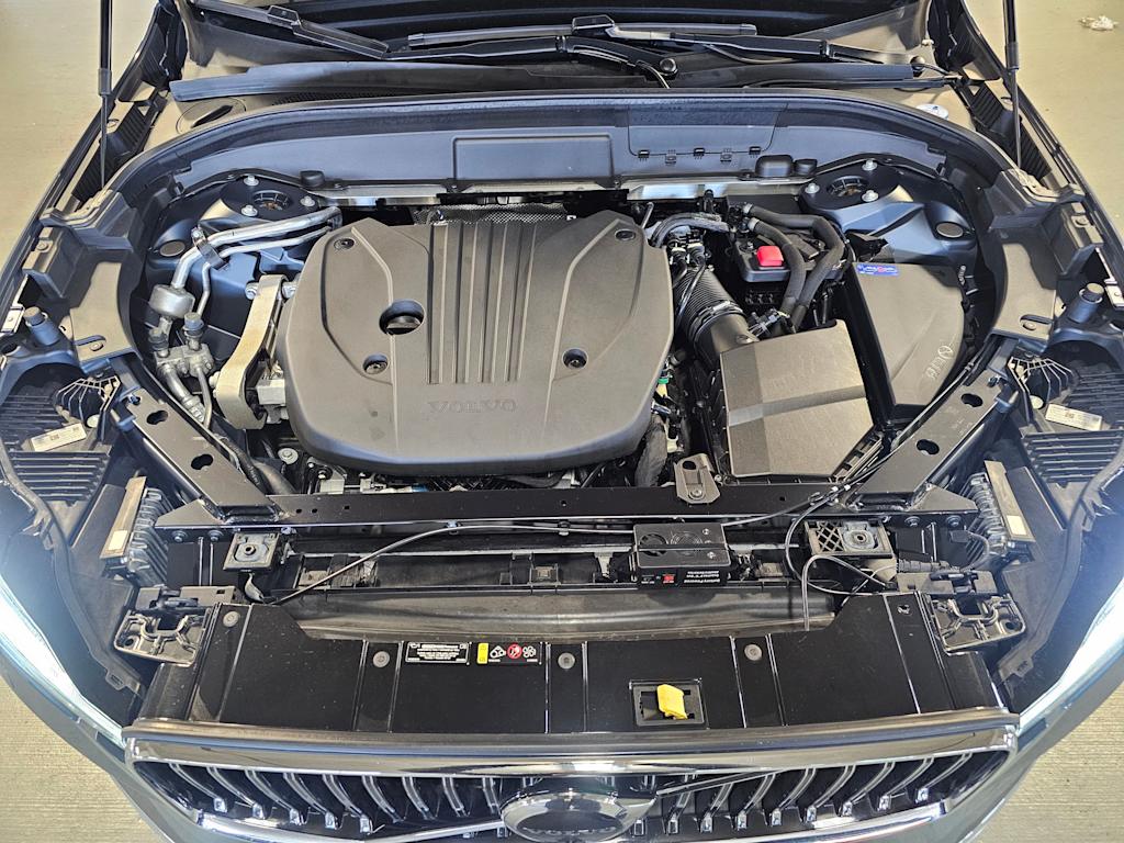Thumbnail: 2022 Volvo XC60 - 8