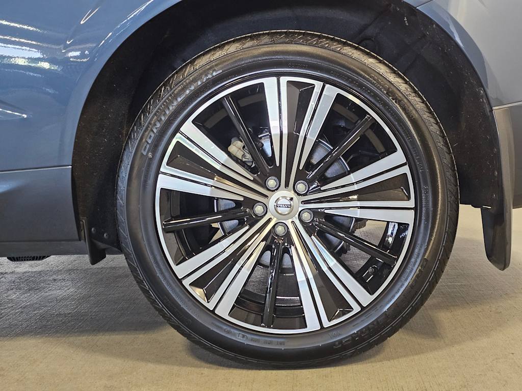 Thumbnail: 2022 Volvo XC60 - 7