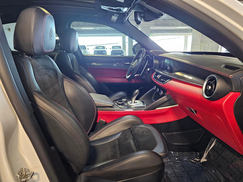 Thumbnail: 2018 Alfa Romeo Stelvio - 33