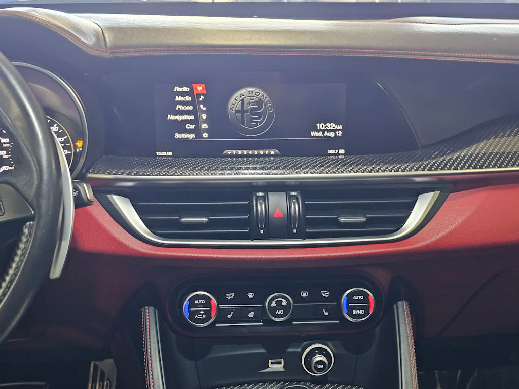 Thumbnail: 2018 Alfa Romeo Stelvio - 16