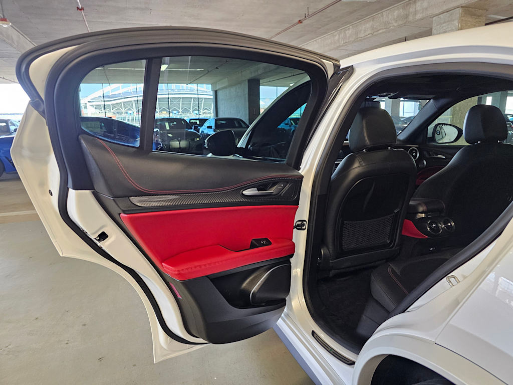 Thumbnail: 2018 Alfa Romeo Stelvio - 29