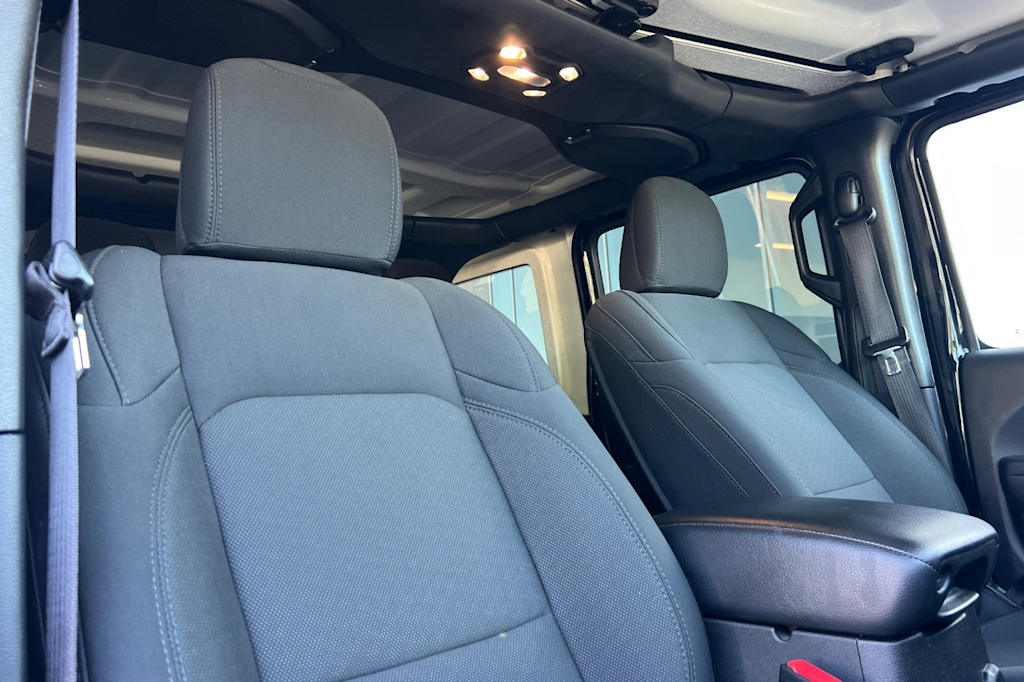 Thumbnail: 2022 Jeep Wrangler - 11