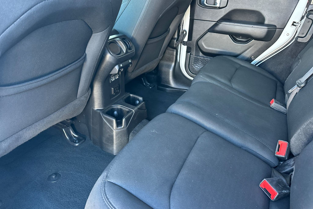 Thumbnail: 2022 Jeep Wrangler - 10