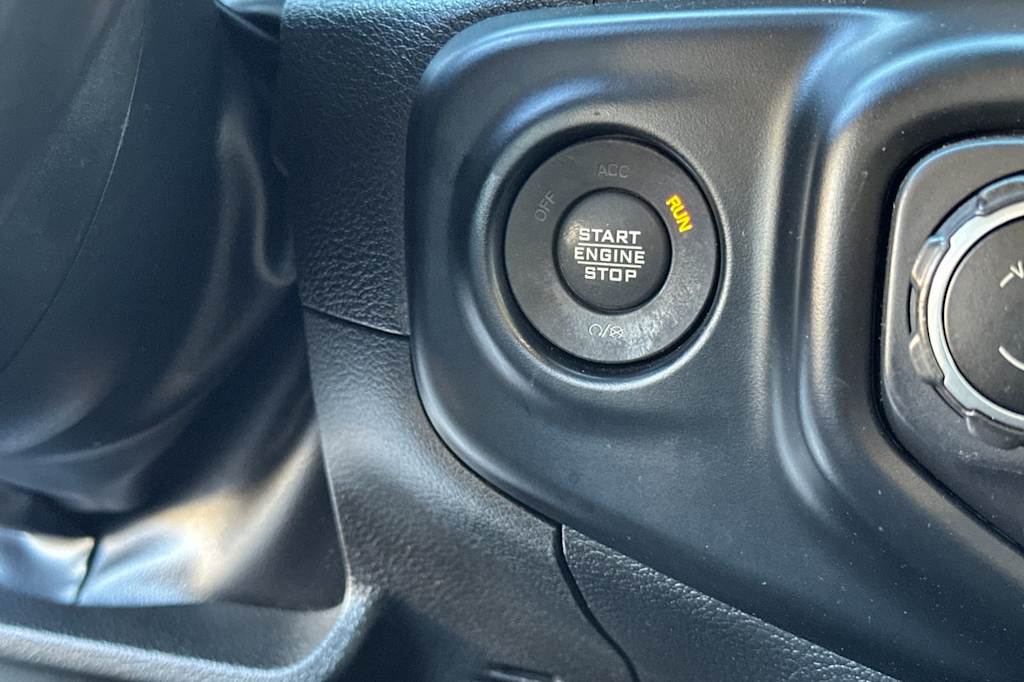 Thumbnail: 2022 Jeep Wrangler - 26