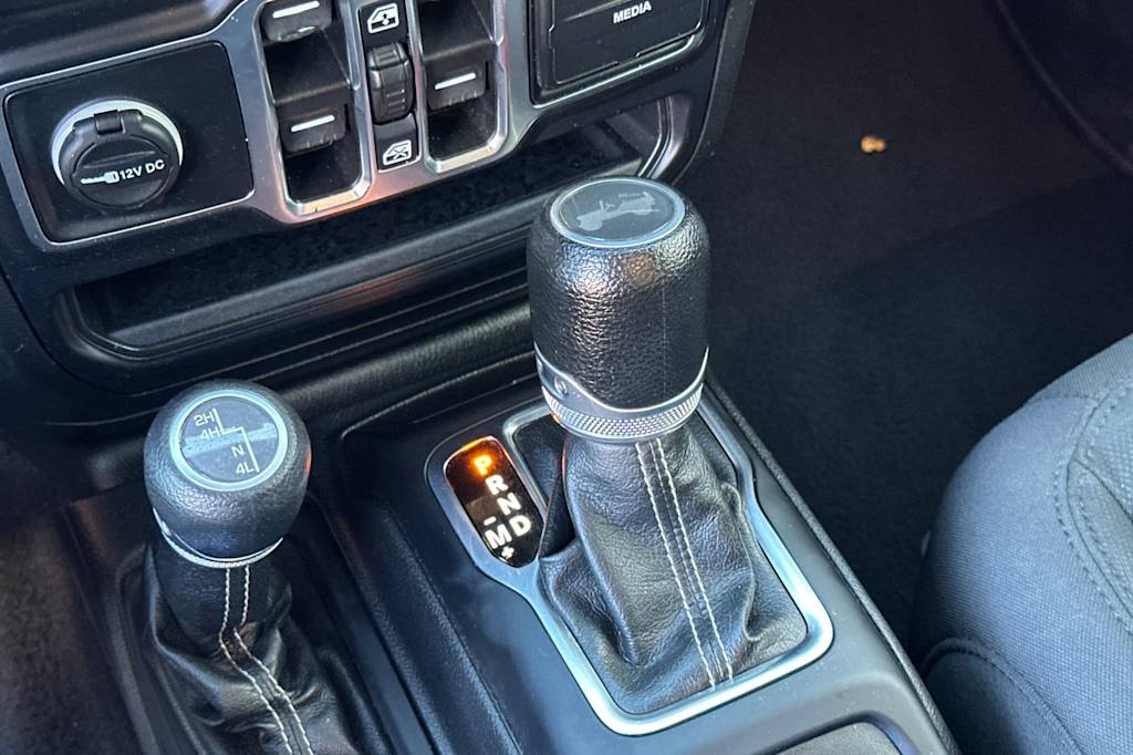 Thumbnail: 2022 Jeep Wrangler - 14