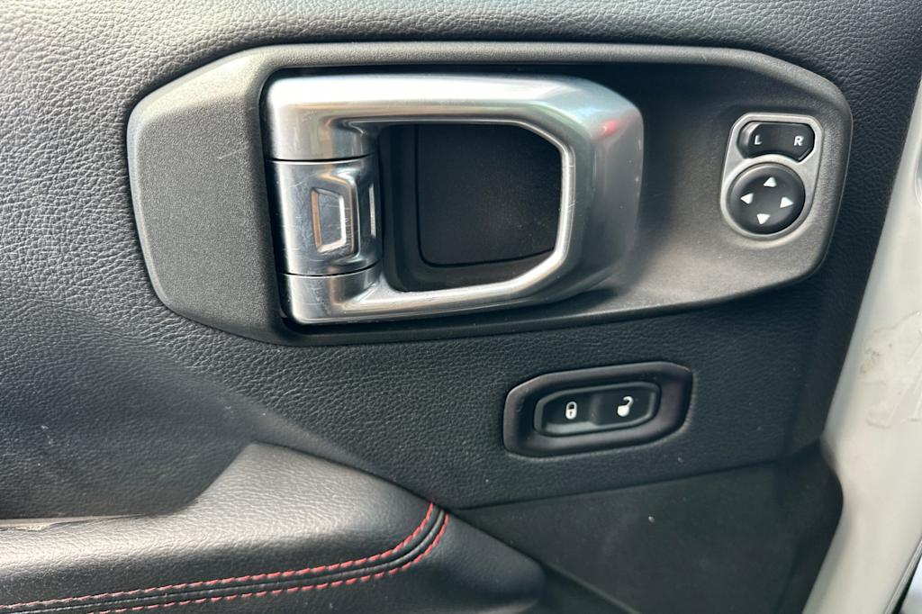 Thumbnail: 2018 Jeep Wrangler - 22