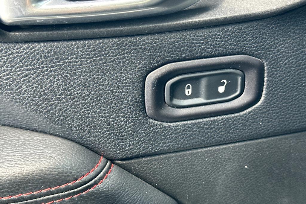 Thumbnail: 2018 Jeep Wrangler - 23